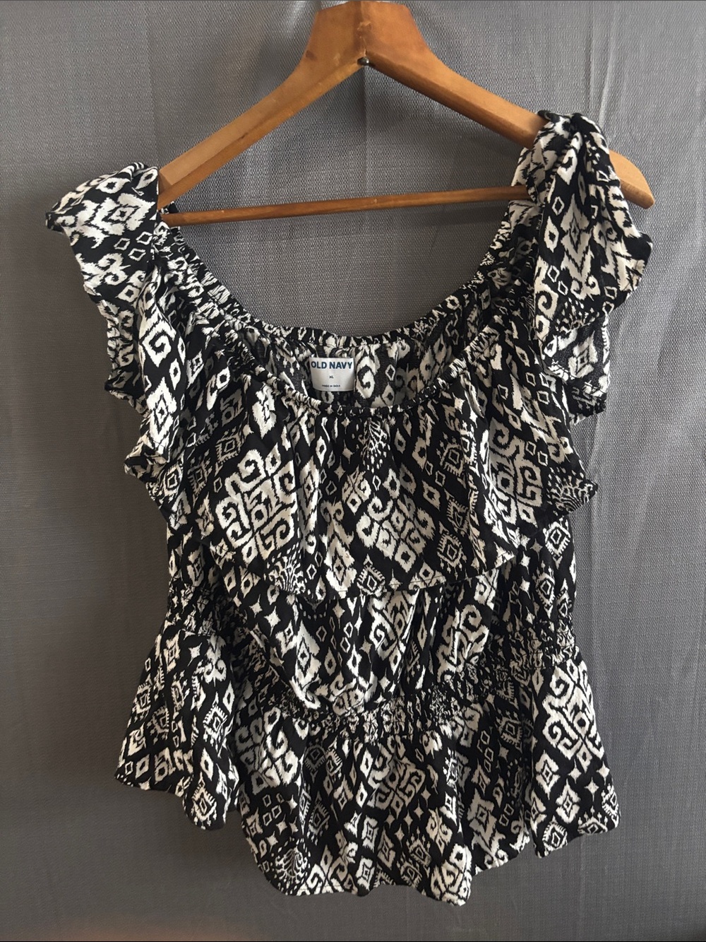 Old Navy ruffled tank top